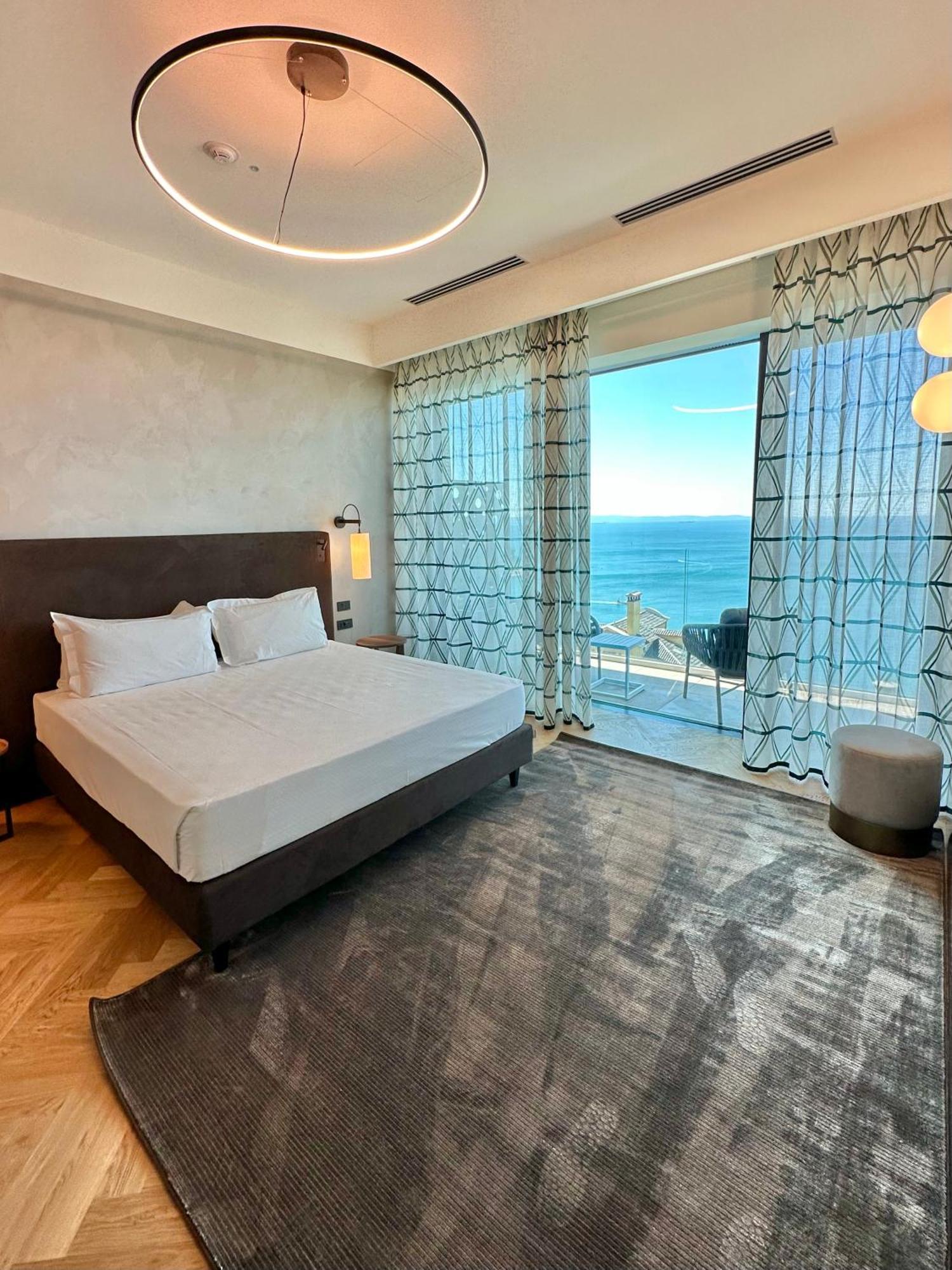 Maximilian Suites Trieste Exterior photo