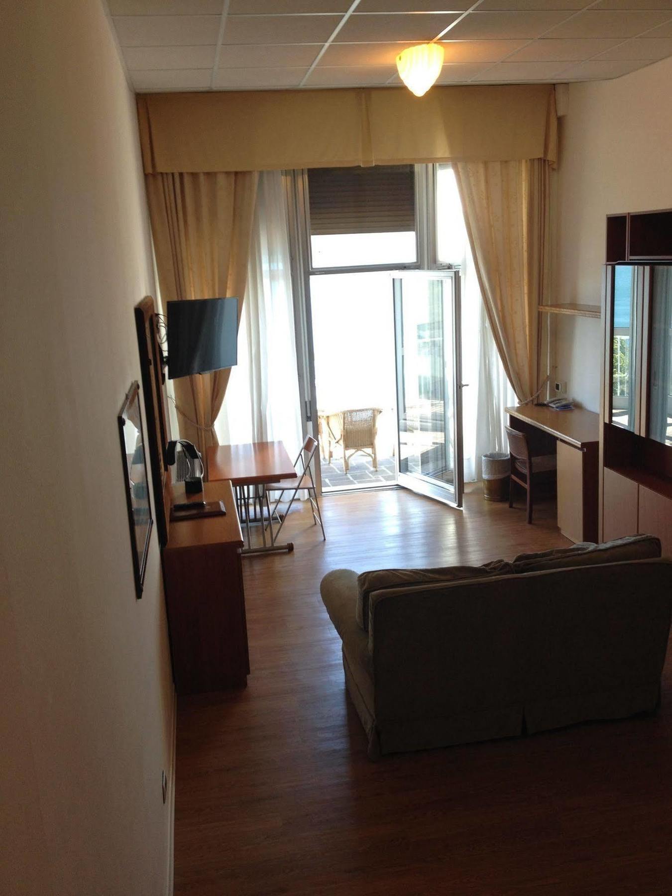 Maximilian Suites Trieste Exterior photo